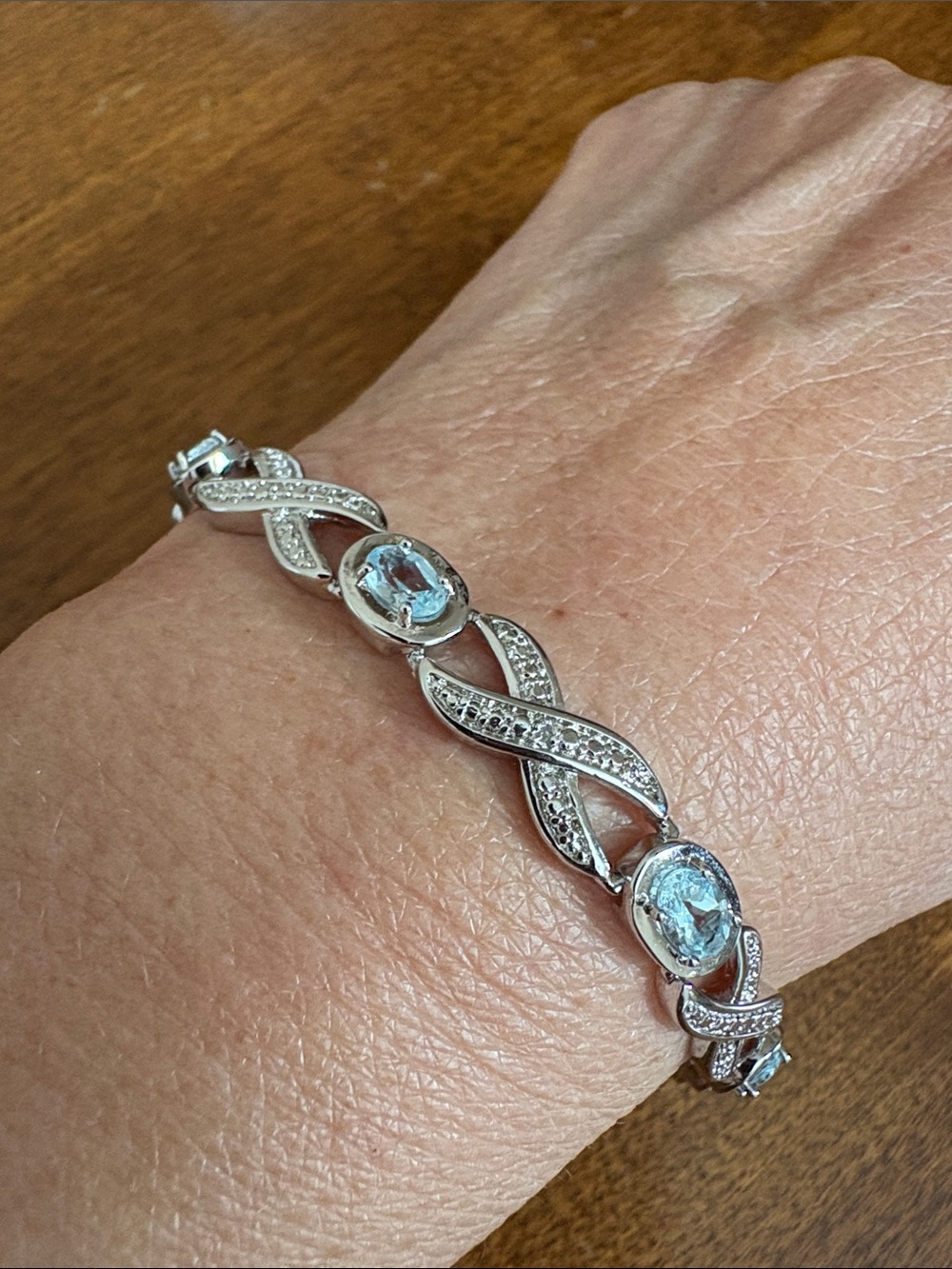 Sterling silver bracelet with aquamarine stones